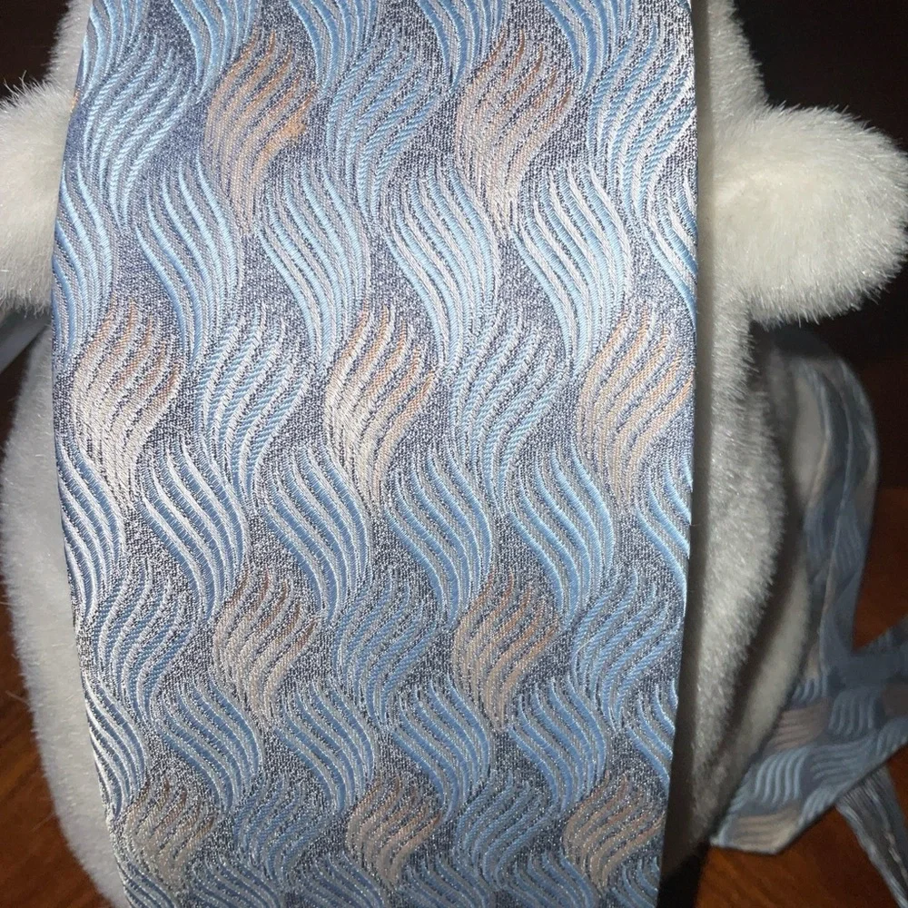 Bruno Piatelli Men Silk Powder Blue Gray Hip Dapper Wavy Pattern  X-Long Tie